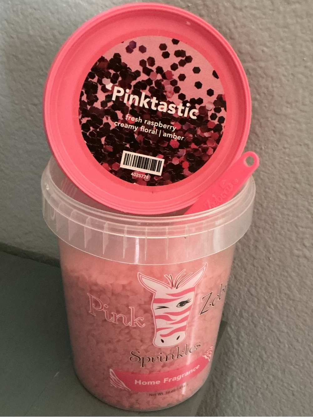 Pinktastic Pink Zebra Wax Melts in a 4 oz blend bag